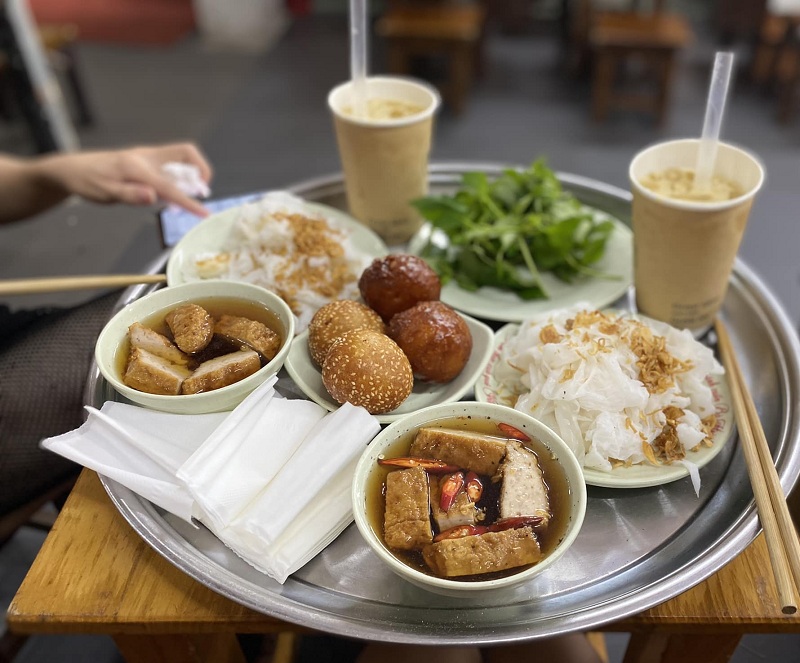 Bánh cuốn bà Hoành